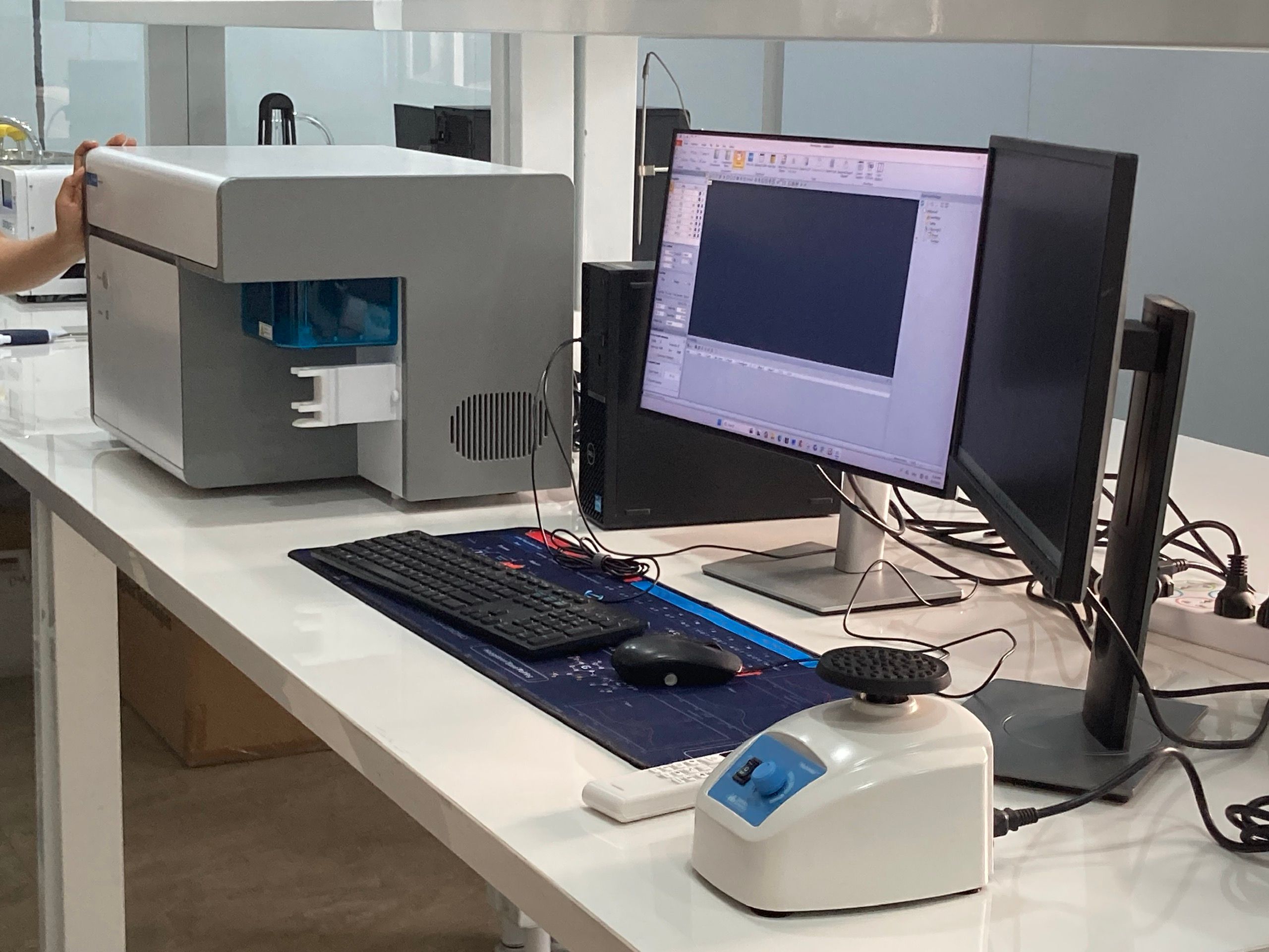 Hệ thống NovoCyte.jpg